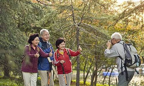 带老年人去北京旅游攻略路线怎么走_带老年